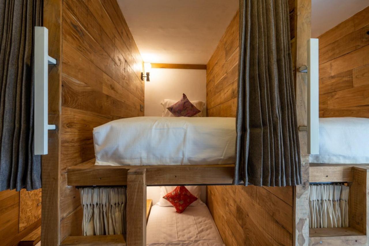 Good Cheer Hostel Нуса-Лембонган Экстерьер фото